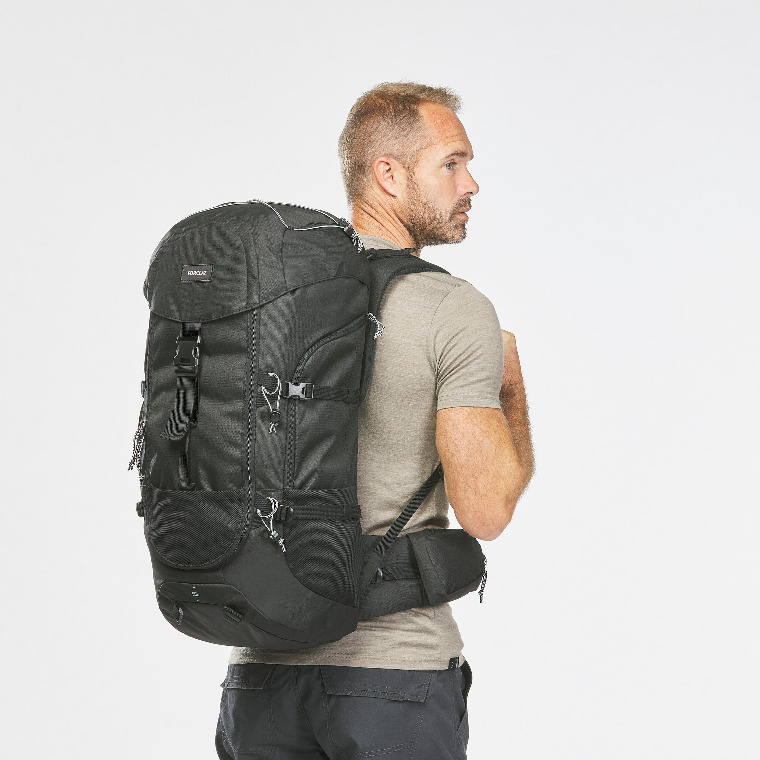 Mochila de trekking de 50 L negra MT100